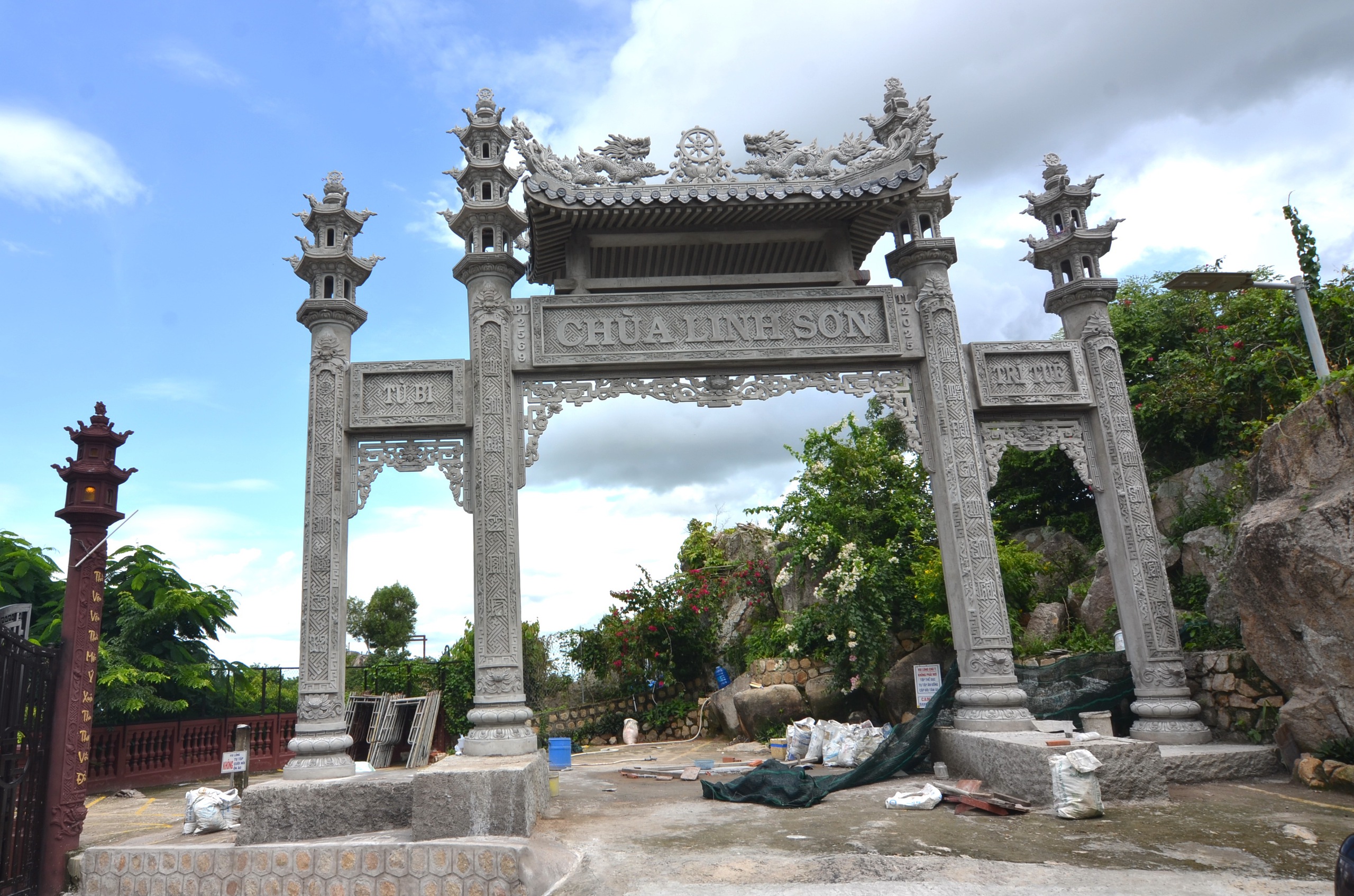 Thất Sơn huyền bí: Dấu xưa cụ Nghè ở Núi Sam- Ảnh 2. Thất Sơn huyền bí: Dấu xưa cụ Nghè ở Núi Sam- Ảnh 2.