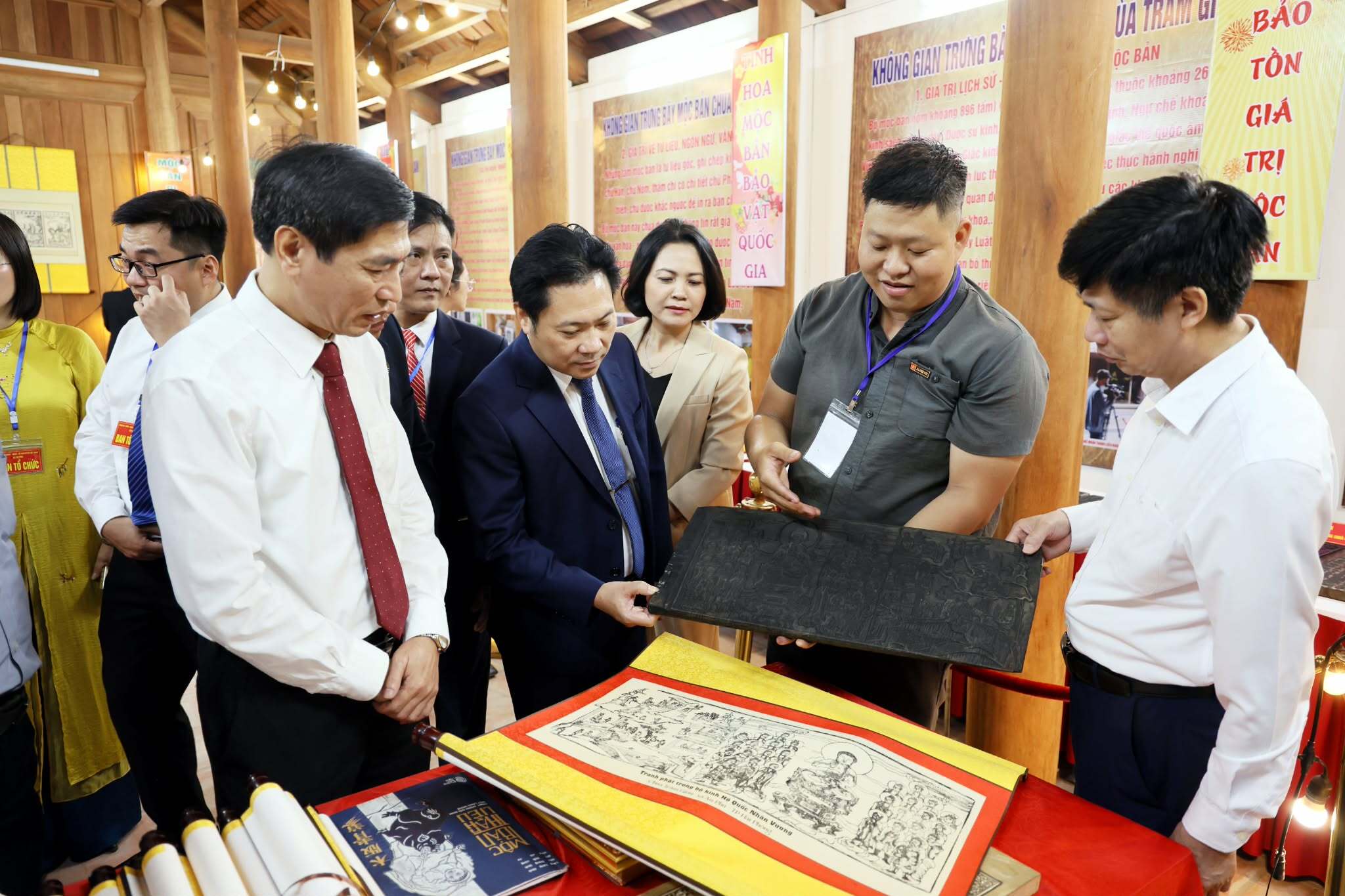 Mộc bản chùa Trăm Gian ở Hải Phòng là bảo vật quốc gia - Ảnh 2.