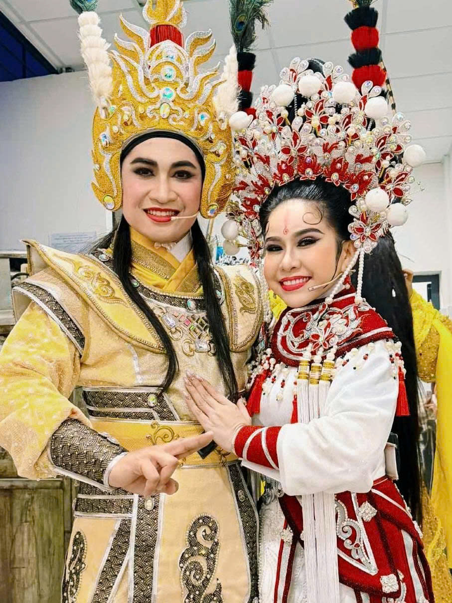 'Hậu duệ' 26 tuổi của nghệ sĩ Bình Tinh- Ảnh 3. 'Hậu duệ' 26 tuổi của nghệ sĩ Bình Tinh- Ảnh 3.