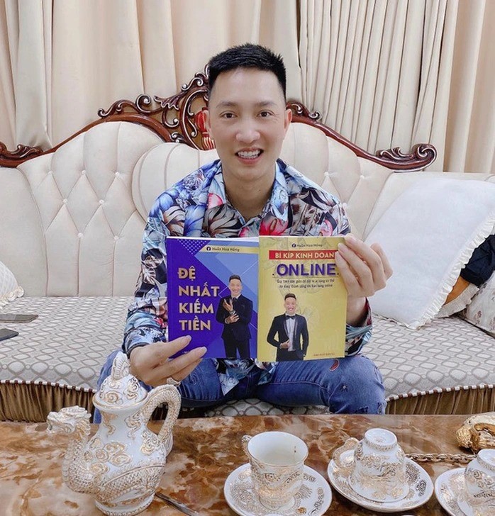 Huấn Hoa Hồng là ai?- Ảnh 5. Huấn Hoa Hồng là ai?- Ảnh 5.