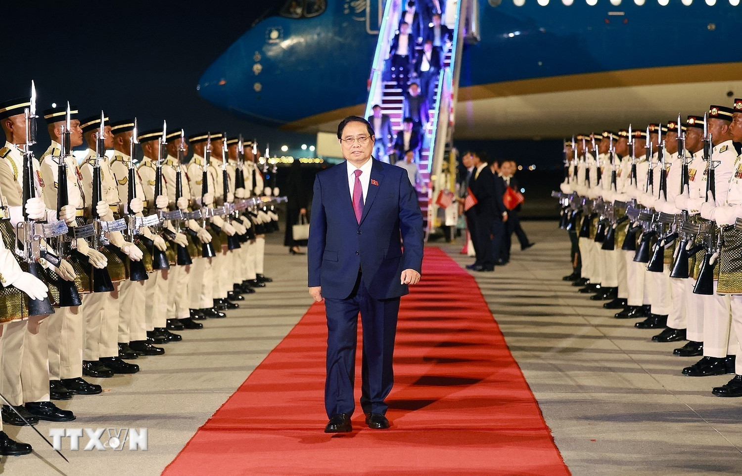 Thủ tướng Malaysia đón Thủ tướng Phạm Minh Chính dự Hội nghị cấp cao ASEAN - Ảnh 2.