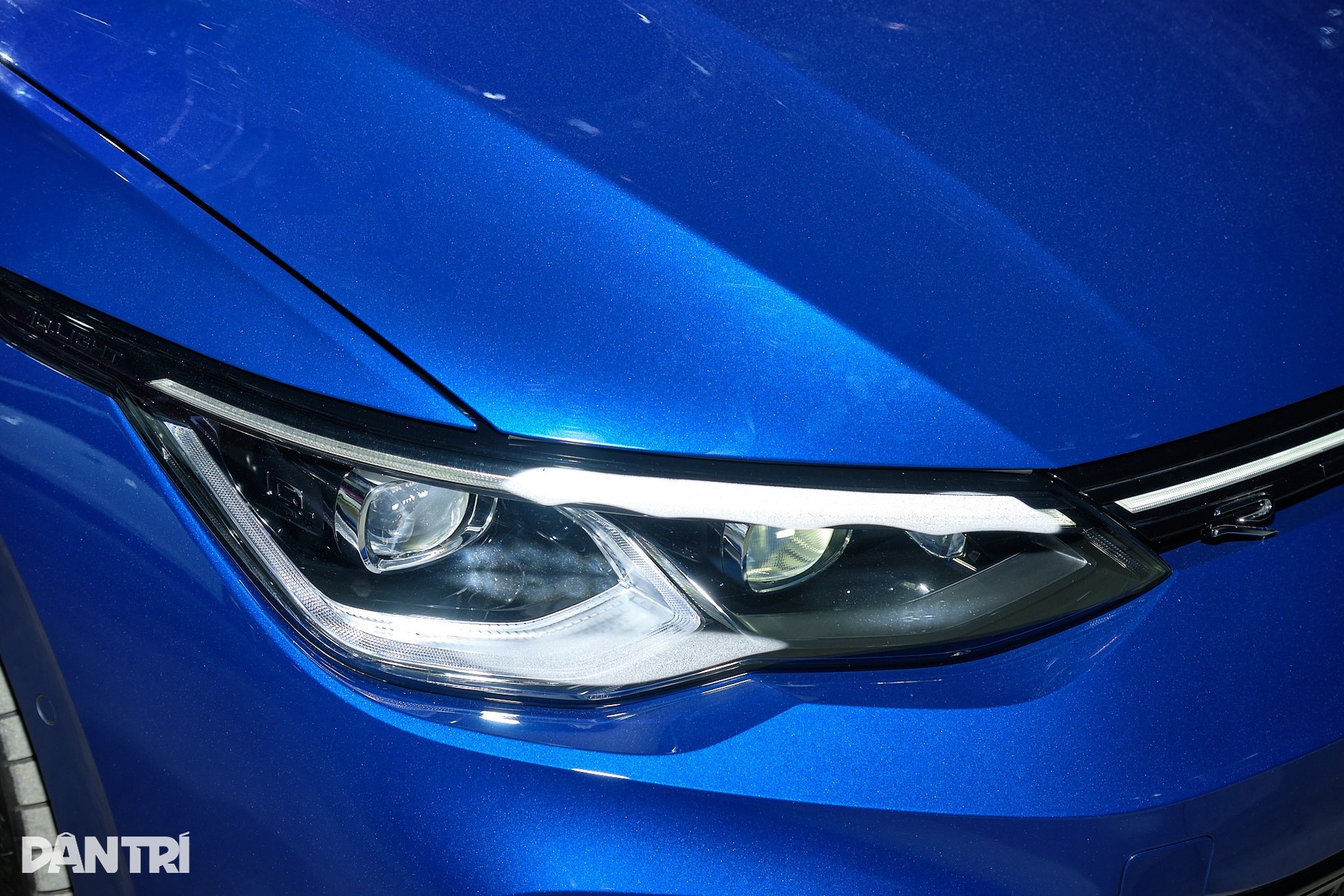 Chi tiết Volkswagen Golf R: “Hot hatch” mạnh ngang Honda Civic Type R - 2