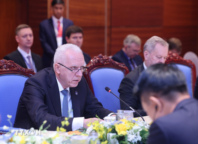 - Ảnh 4. - Ảnh 4.