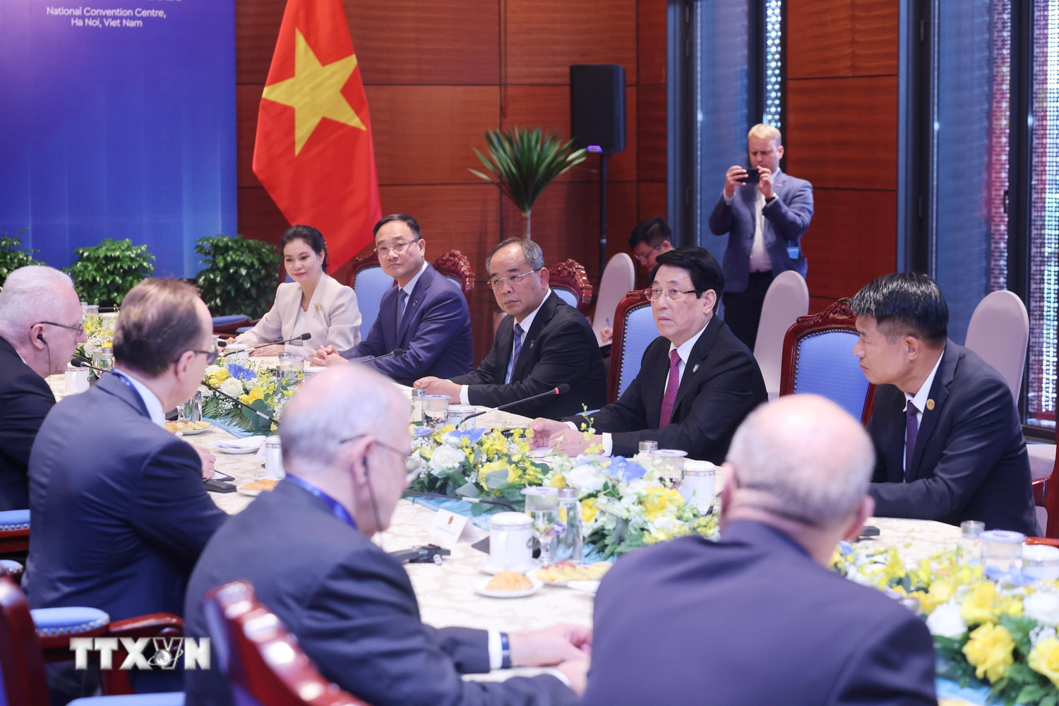 - Ảnh 5. - Ảnh 5.