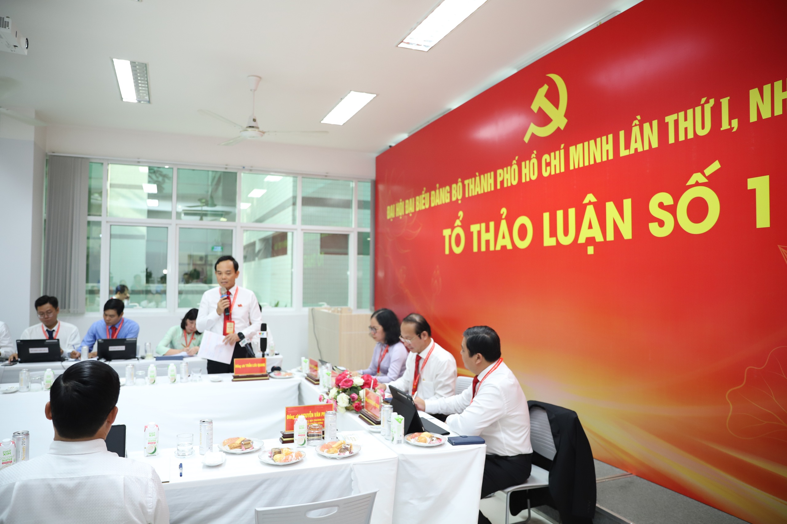 Bí thư Trần Lưu Quang: TP.HCM sẽ chắt chiu để làm đường sắt đô thị- Ảnh 3. Bí thư Trần Lưu Quang: TP.HCM sẽ chắt chiu để làm đường sắt đô thị- Ảnh 3.