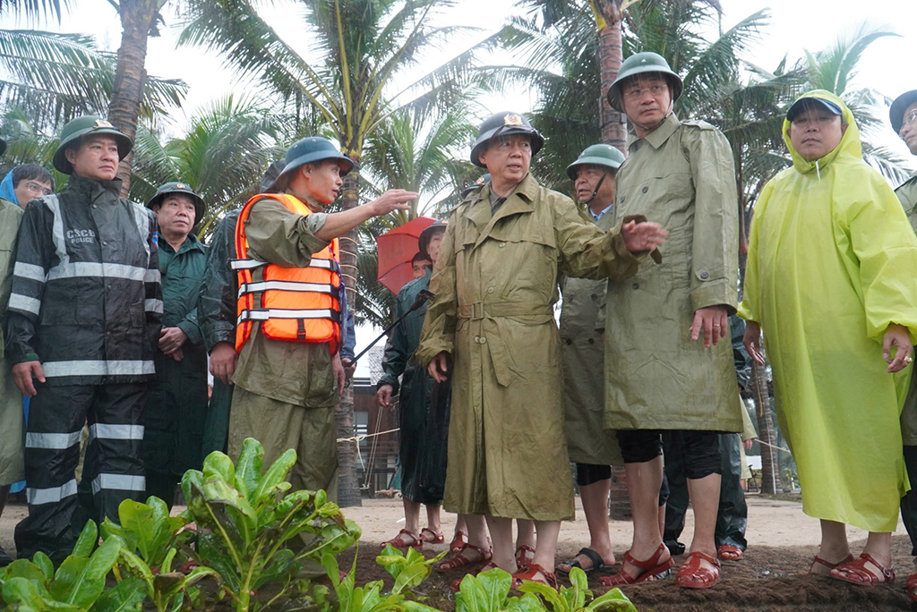 Đà Nẵng thiệt hại nặng nề, vượt đỉnh lũ năm 1964 6 Đà Nẵng thiệt hại nặng nề, vượt đỉnh lũ năm 1964 - Ảnh 6.