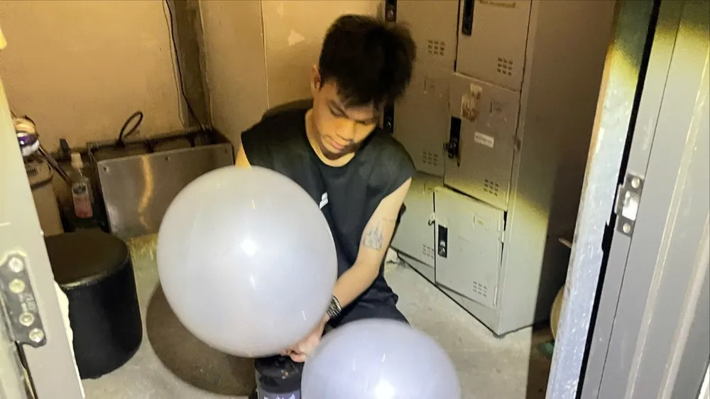 Chỉ trong khoảng 6 tháng hoạt động, cơ sở đã thu lời 7 tỉ đồng từ việc bán bóng cười. Ảnh: CA ban-bong-cuoi-cho-khach-quen-trong-6-thang-thu-loi-7-ti (4).JPG