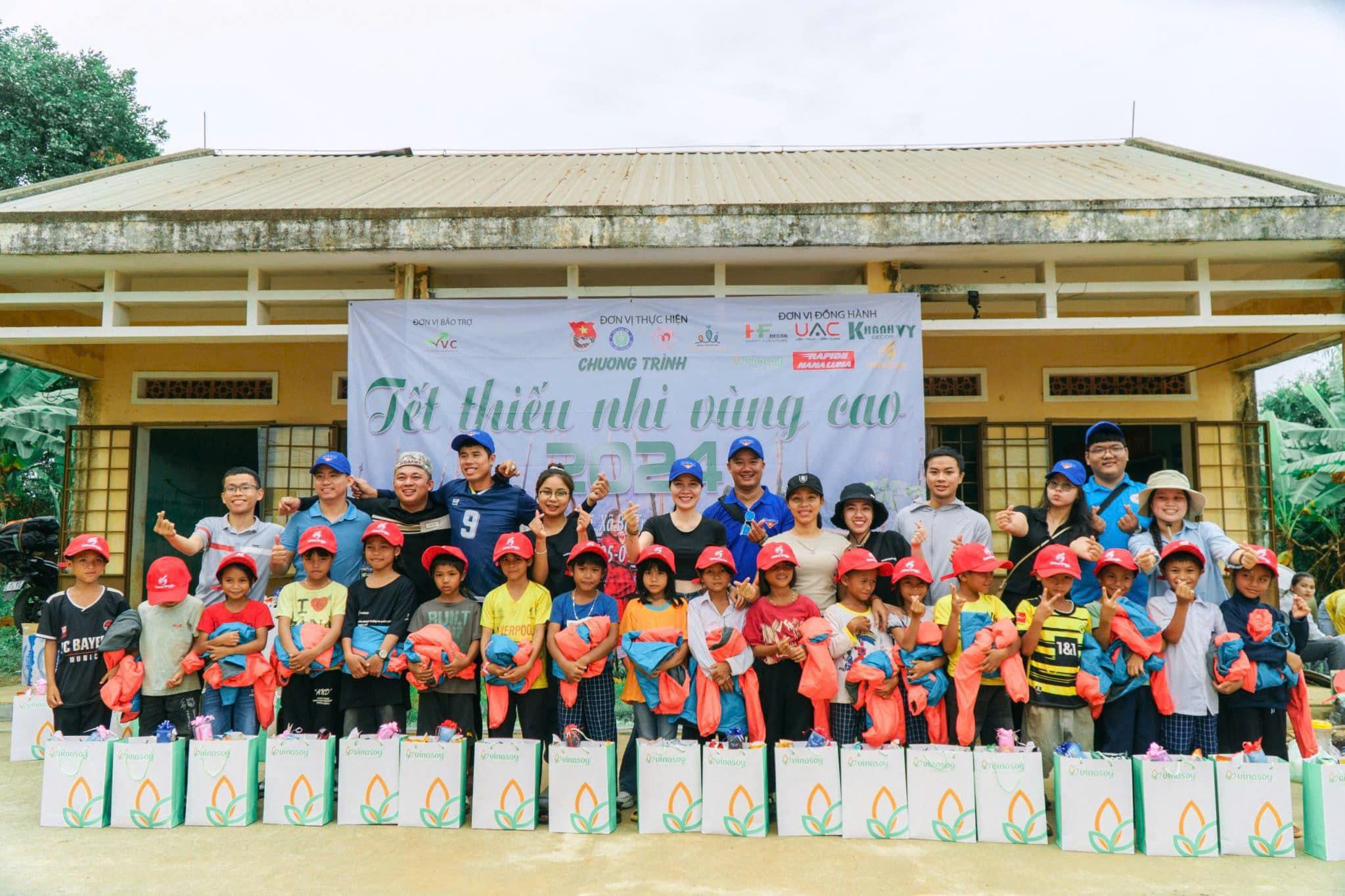 Từ giọt máu hồng gieo mầm yêu thương 3 Từ giọt máu hồng gieo mầm yêu thương - Ảnh 3.