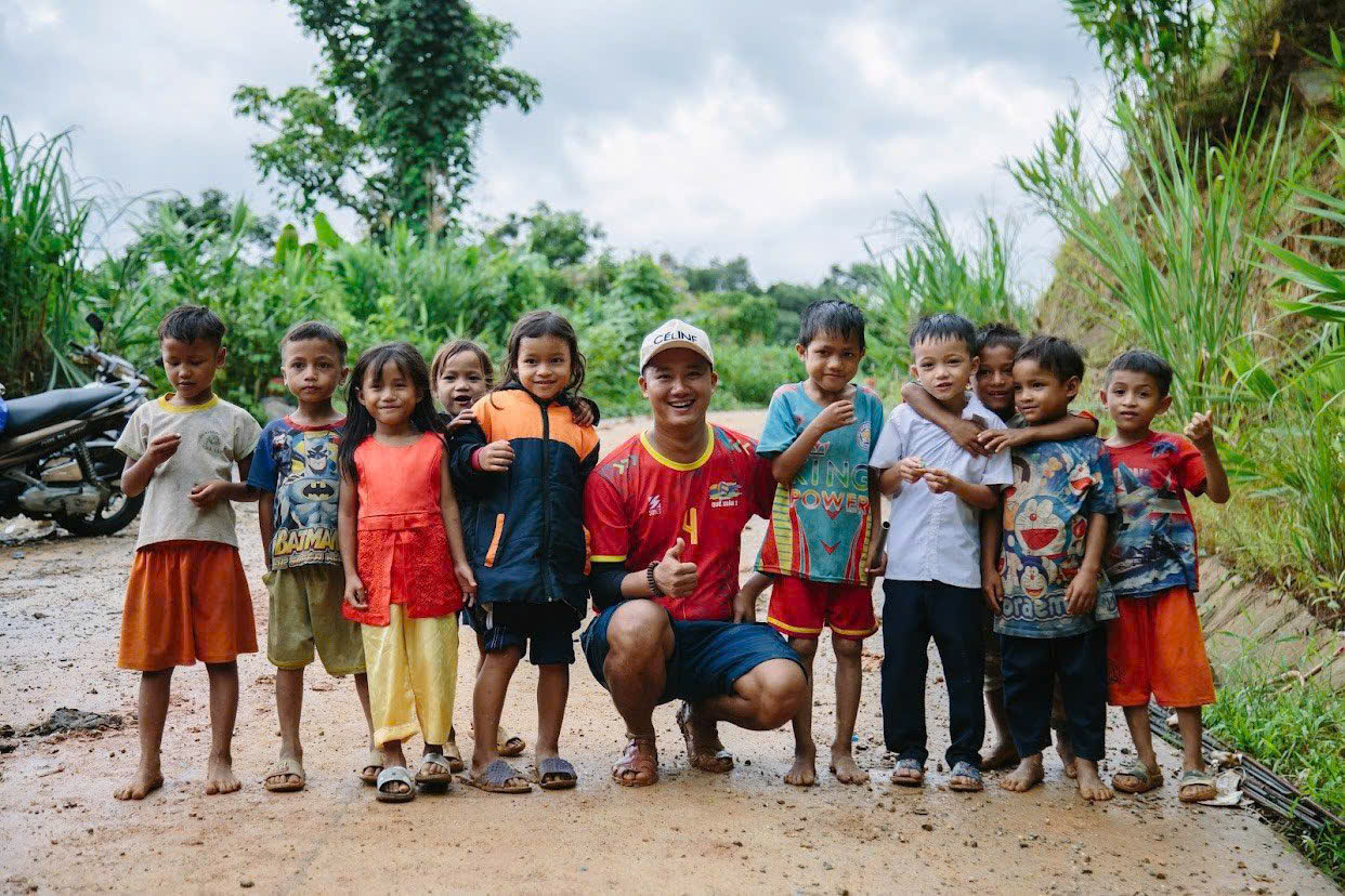 Từ giọt máu hồng gieo mầm yêu thương 2 Từ giọt máu hồng gieo mầm yêu thương - Ảnh 2.