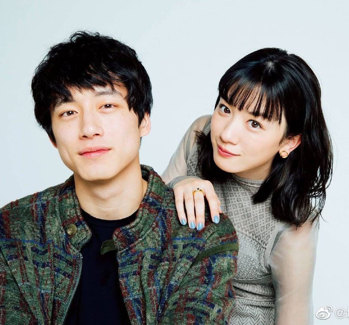 2 đại sứ ngoại tình với nhau, Prada chắc “sống khỏe” nhờ phí bồi thường hợp đồng- Ảnh 1.