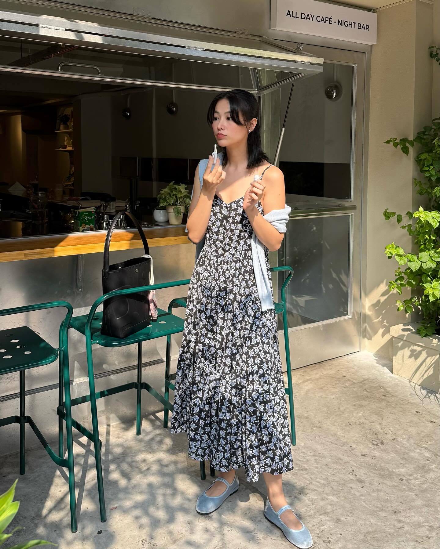 2 mỹ nhân Việt tóc ngắn có gu thời trang cực đỉnh, ngắm là muốn tham khảo từng set đồ- Ảnh 1. 2 mỹ nhân Việt tóc ngắn có gu thời trang cực đỉnh, ngắm là muốn tham khảo từng set đồ- Ảnh 1.