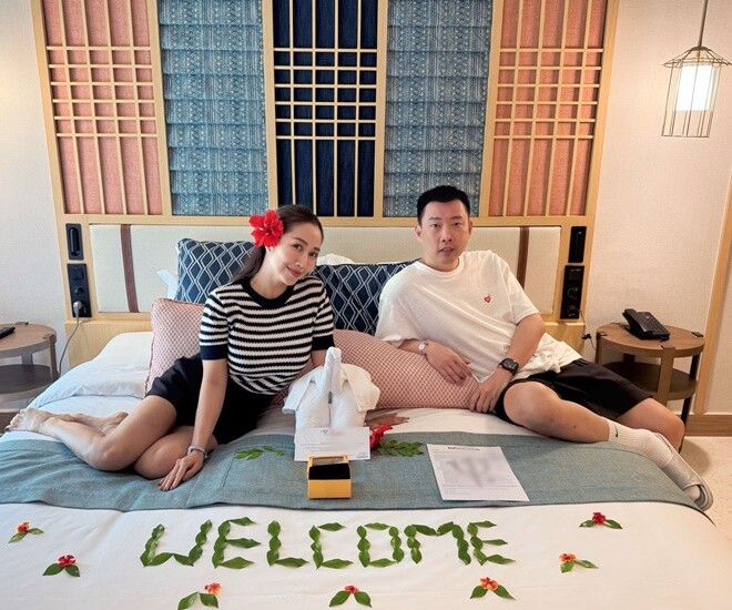 Ốc Thanh Vân kỷ niệm 17 năm ngày cưới với ông xã Trí Rùa.