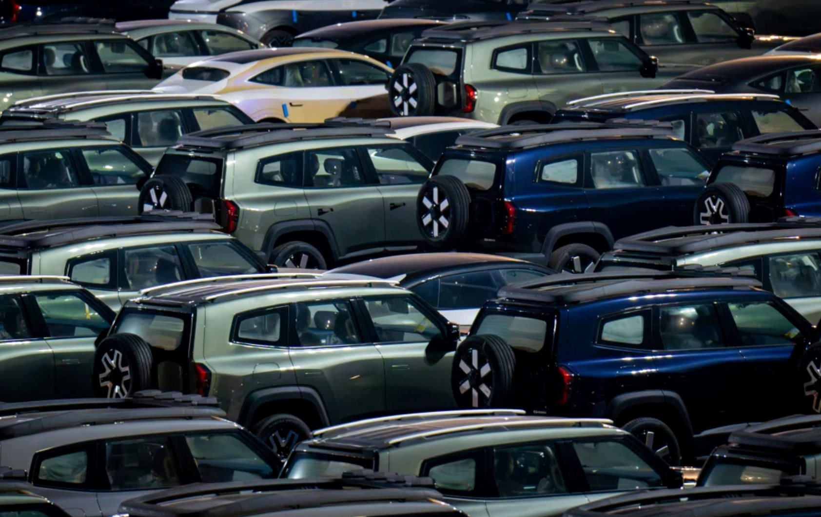 Bi kịch của ngành xe điện Trung Quốc: 200 công ty vật lộn sinh tồn, gần 5 triệu lao động đối diện tương lai bấp bênh- Ảnh 1.