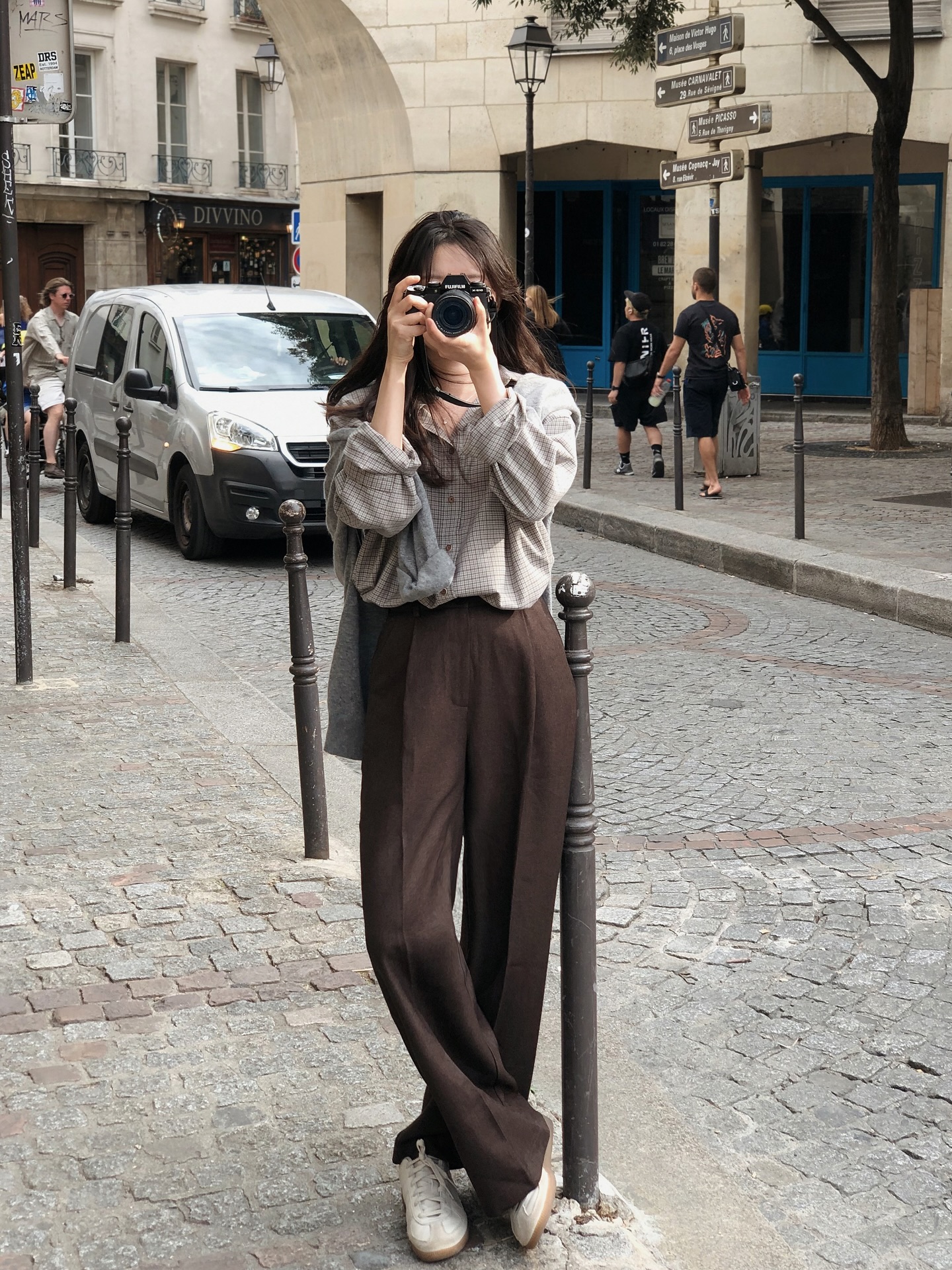 4 mẫu quần dài phổ biến nhất mùa thu này, sang tới mùa đông mặc vẫn đẹp xuất sắc- Ảnh 1.