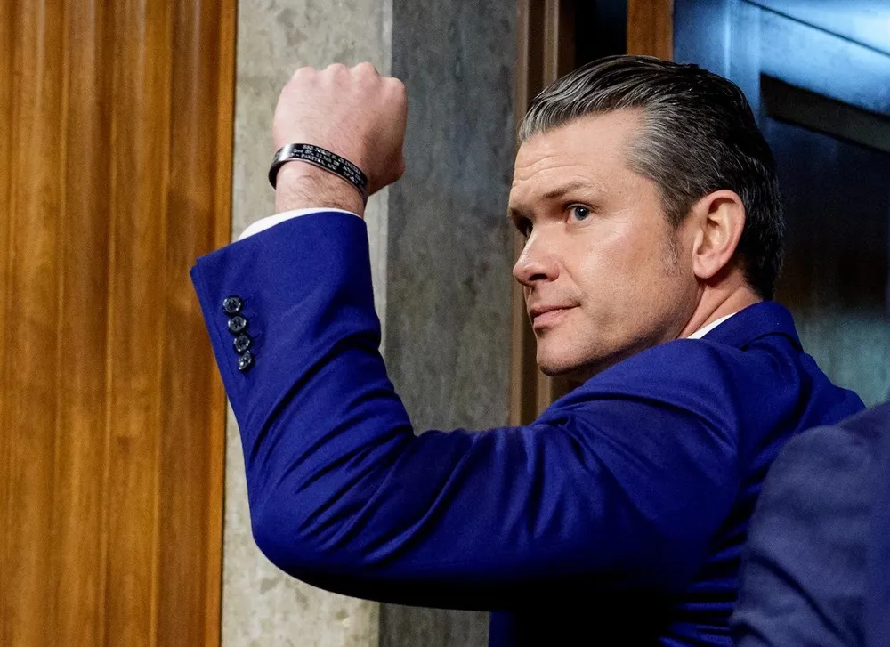 Bộ trưởng Quốc phòng Mỹ Pete Hegseth trong cuộc gặp với các tướng lĩnh Mỹ ngày 30-9. Ảnh: X 5-diem-chinh-trong-cuoc-gap-cua-bo-truong-hegseth-voi-cac-tuong-linh-my.jpg