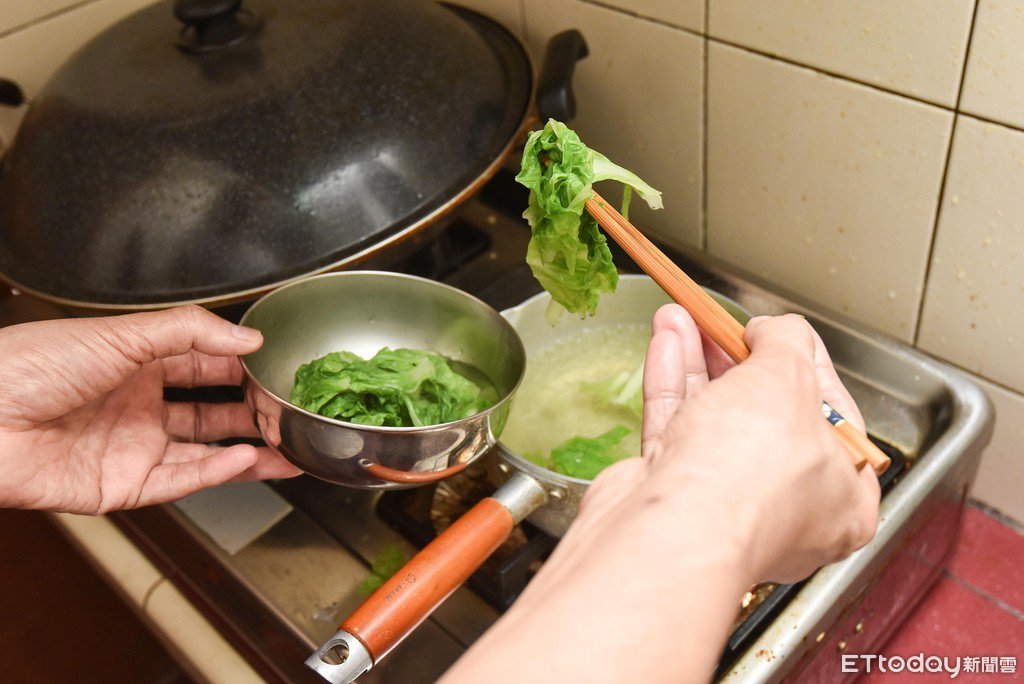 Muốn luộc rau ngon cần có mẹo.