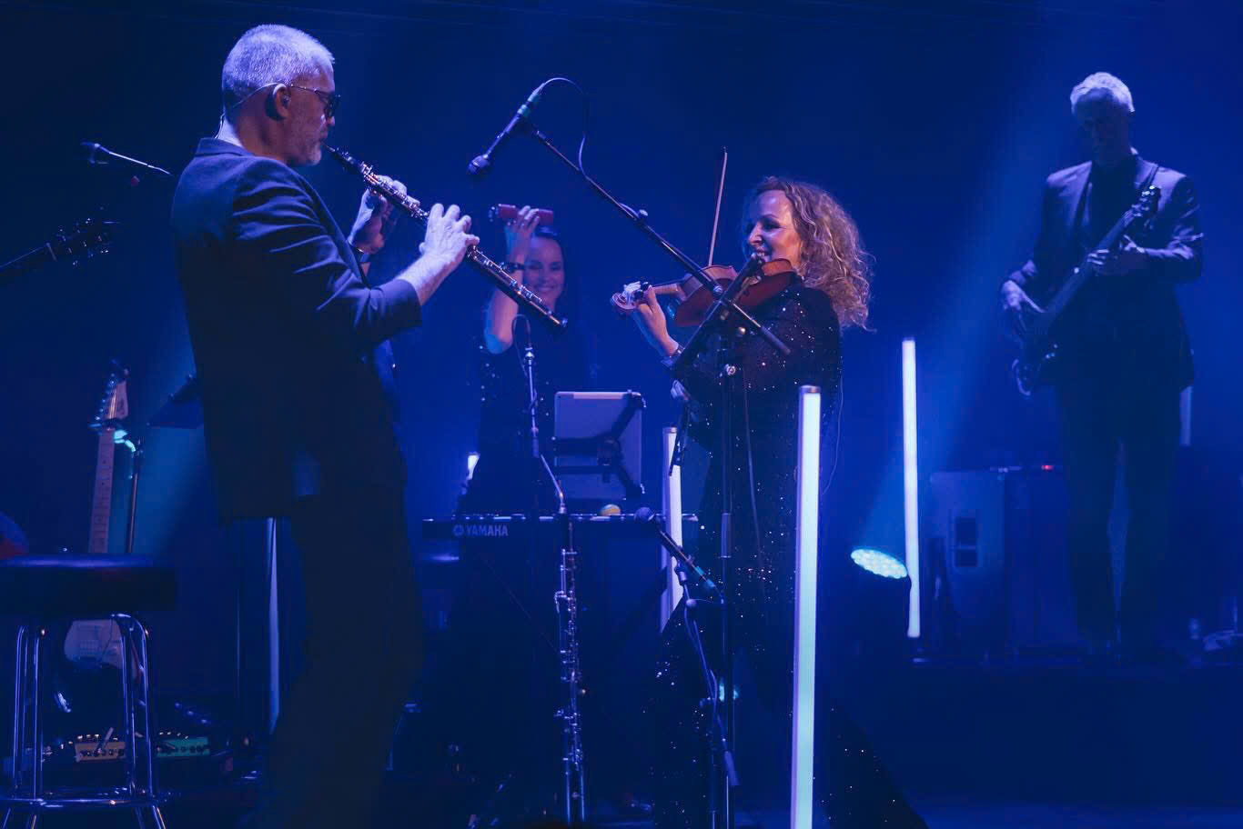 Ai là người ảnh hưởng đến sự nghiệp của nhạc sĩ ‘Viết tiếp câu chuyện hòa bình’?- Ảnh 1.