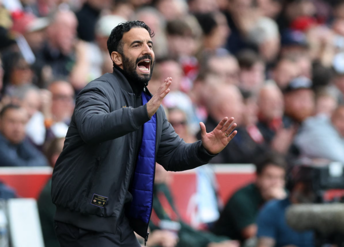 HLV Ruben Amorim chỉ đạo trong trận Man Utd thua Brentford 1-3 ở vòng 6 Ngoại hạng Anh ngày 27/9/2025. Ảnh: Reuters
