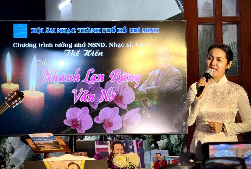 Amy Le Anh hat trong dem nhac tuong nho nhac