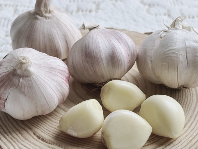 Một số nghiên cứu đã chứng minh, việc thường xuyên ăn tỏi, hành tây có thể giảm nguy cơ ung thư dạ dày. Ảnh: Bảo Bảo