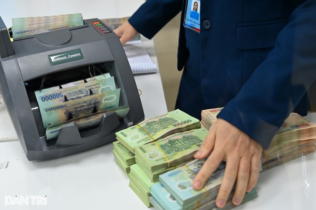 BIDV, VietinBank, Vietcombank bất ngờ chia cổ tức tiền mặt sau nhiều năm - 1