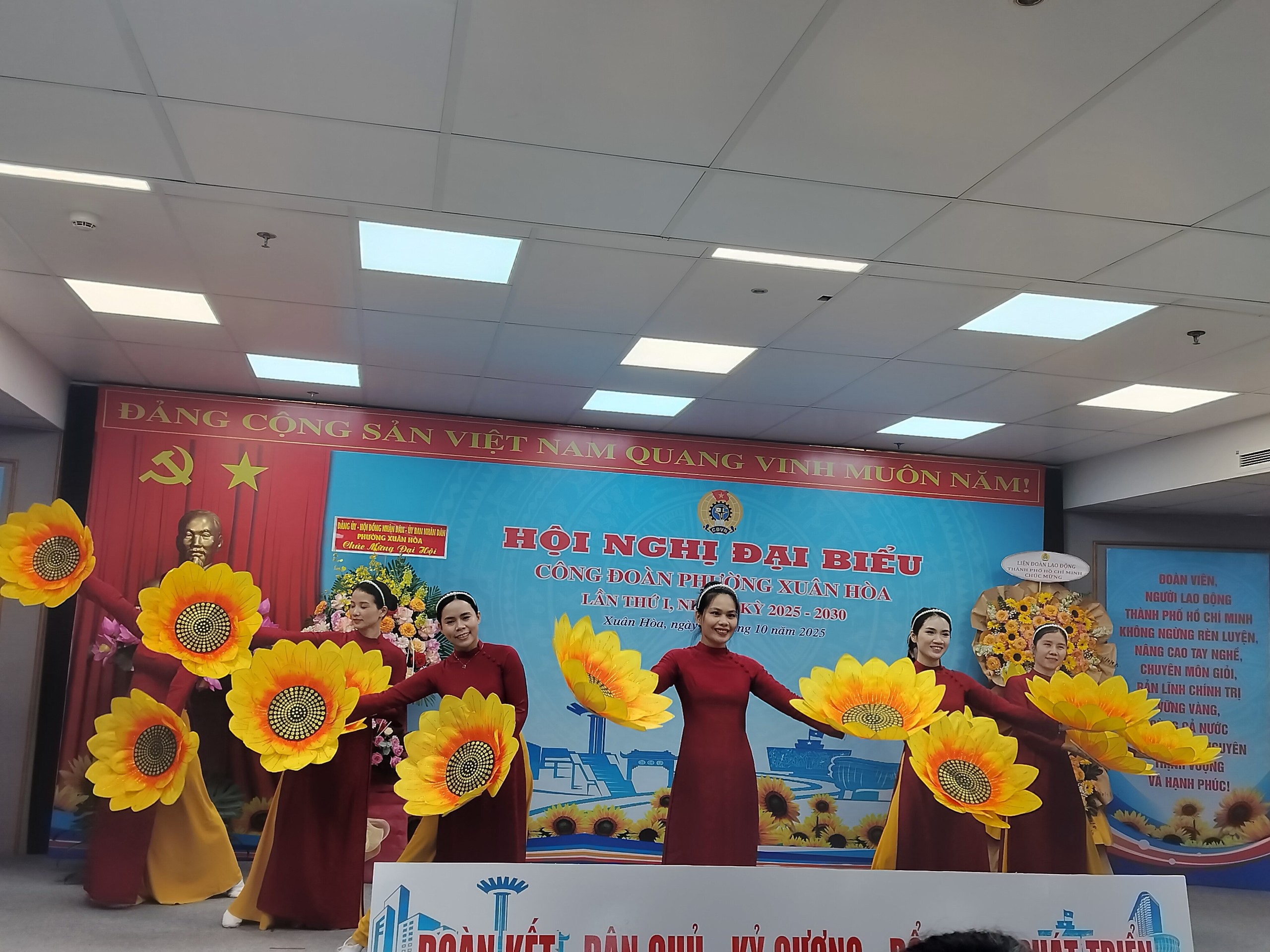 Bà Nguyễn Thị Mỹ Hương làm Chủ tịch Công đoàn phường Xuân Hòa 1 Bà Nguyễn Thị Mỹ Hương làm Chủ tịch Công đoàn phường Xuân Hòa, TP HCM - Ảnh 1.