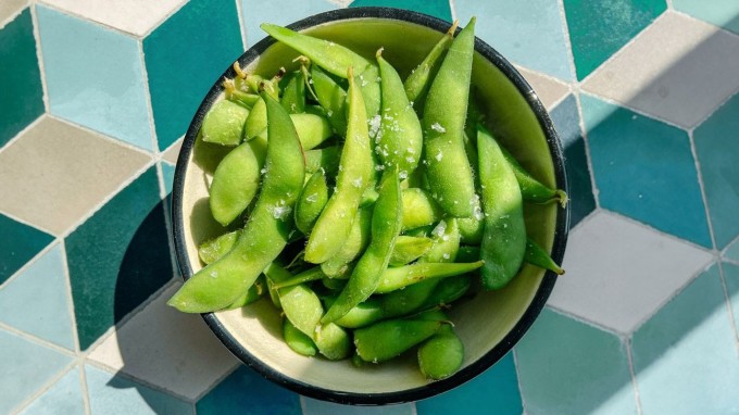 Đậu Edamame có thể ăn như món ăn vặt, bữa ăn nhẹ và làm nguồn tinh bột cho bữa ăn chính.