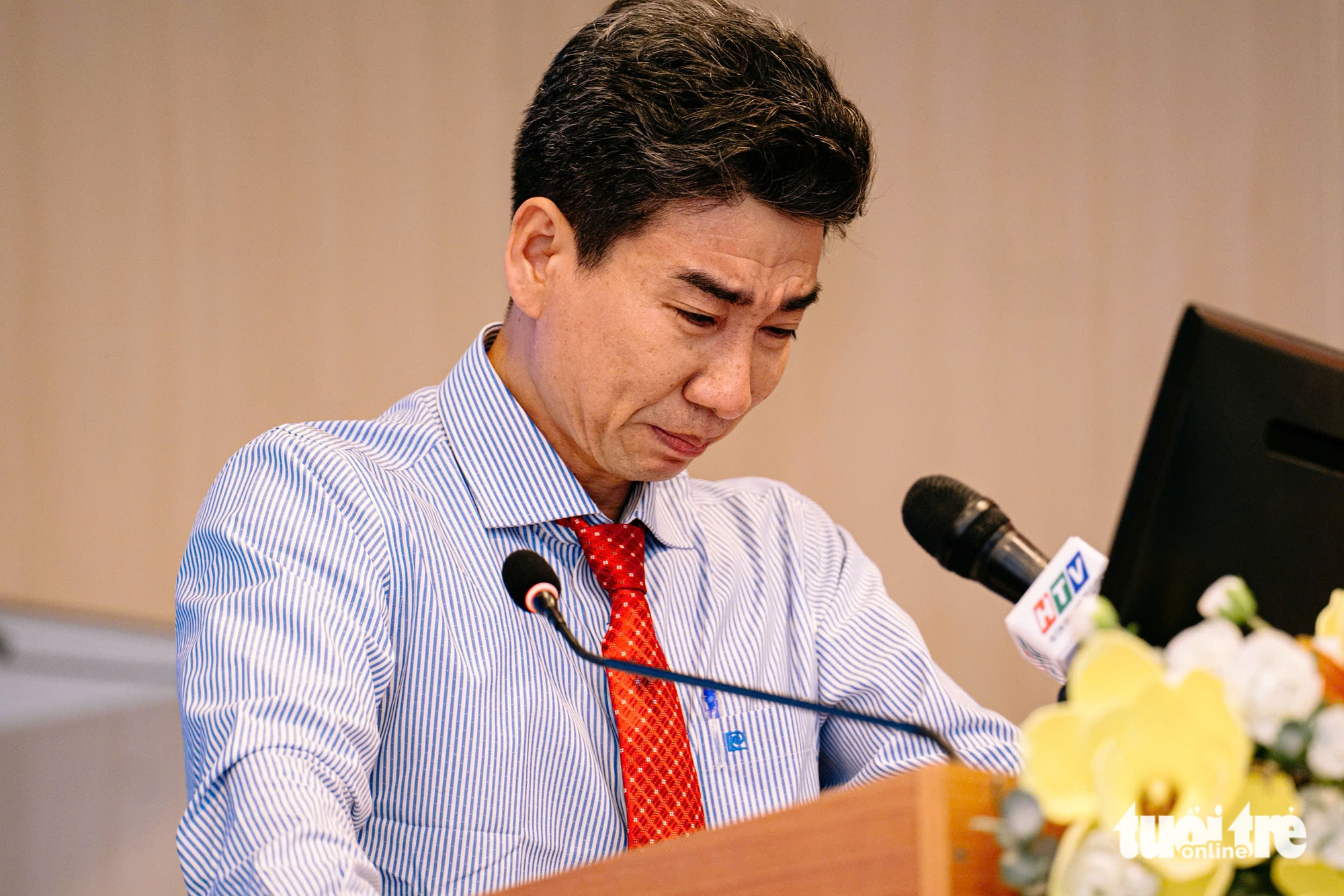 Bác sĩ TP.HCM xúc động sau hành trình 'vượt sóng' chữa bệnh ở Côn Đảo 1 Côn Đảo - Ảnh 1.