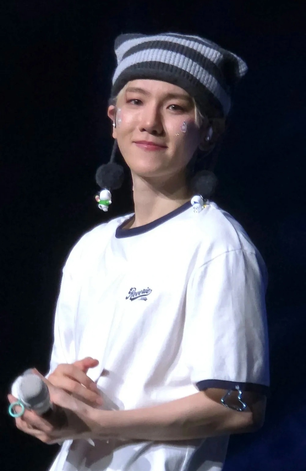 Baekhyun ngẫu hứng hát mừng Trung thu, chào khán giả Việt theo cách độc đáo - 2