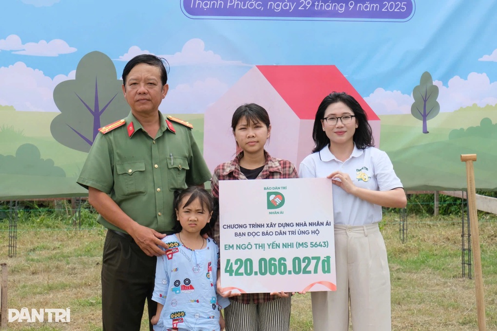 Bạn đọc Dân trí ủng hộ hơn 420 triệu đồng, giúp 2 chị em mồ côi có nhà mới - 1
