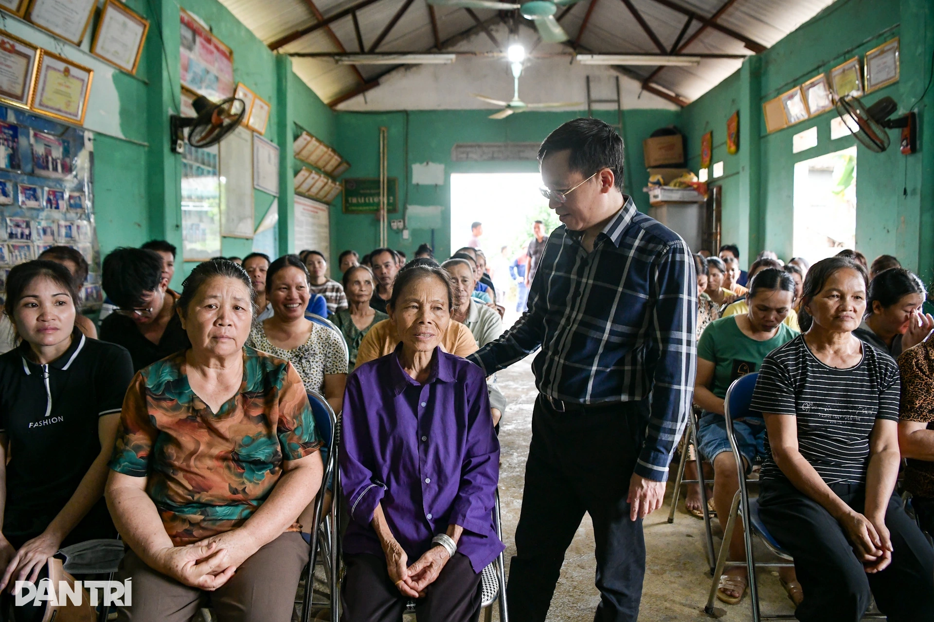 Bạn đọc ủng hộ gần 1 tỷ đồng, gửi yêu thương tới người dân vùng lũ miền Bắc - 1 Bạn đọc ủng hộ gần 1 tỷ đồng, gửi yêu thương tới người dân vùng lũ miền Bắc - 1