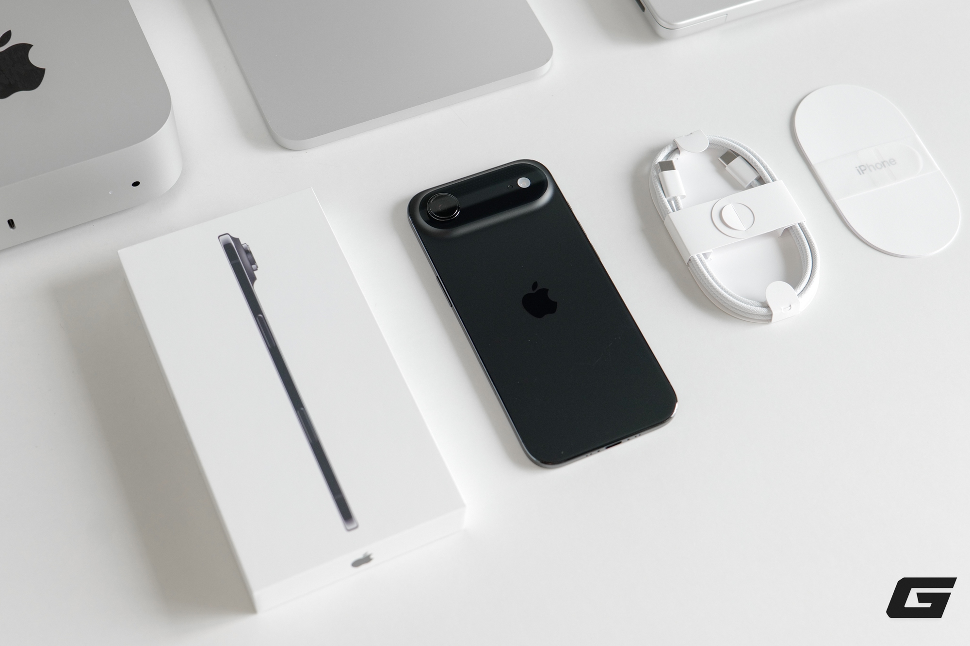 Bạn sẽ khó tin độ mỏng của iPhone Air cho tới khi xem những hình này!- Ảnh 4.