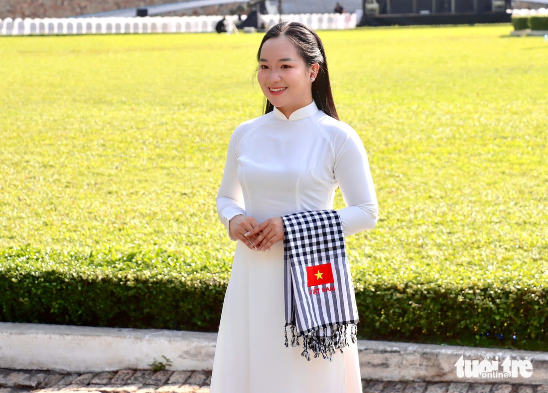 Bạn trẻ TP.HCM hào hứng check in, bắt trend hướng đến ngày đại thắng 30-4 - Ảnh 5. bạn trẻ - Ảnh 1.