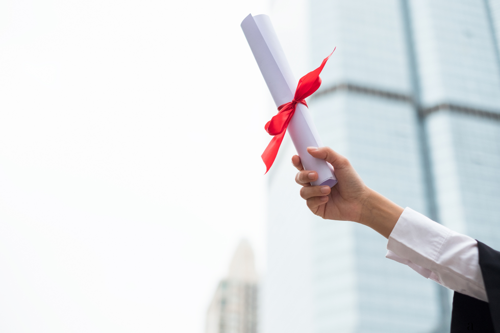 Bằng giỏi theo kiểu “cả làng cùng vui” - 1