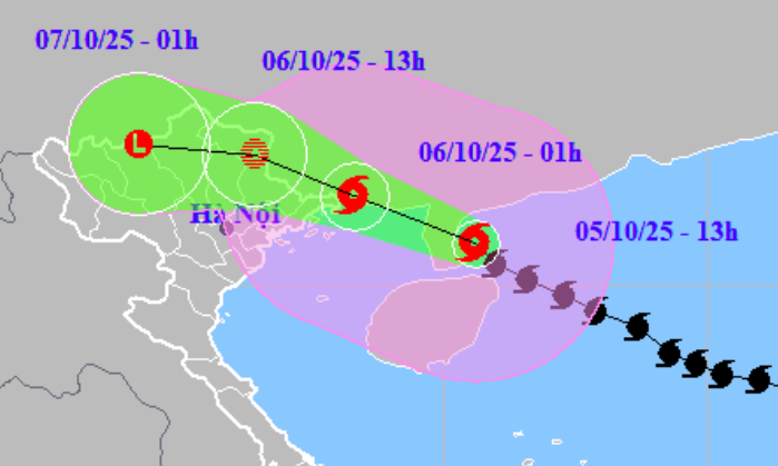 Bão Matmo bắt đầu suy yếu, đang tiến vào vịnh Bắc bộ- Ảnh 1. Bão Matmo bắt đầu suy yếu, đang tiến vào vịnh Bắc bộ- Ảnh 1.