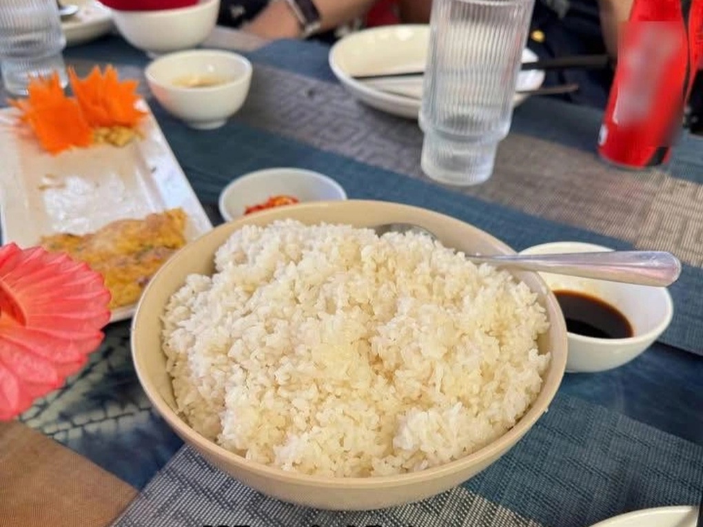 Bát cơm giá 30.000 đồng ở Sa Pa khiến nhóm khách Philippines ngỡ ngàng - 1