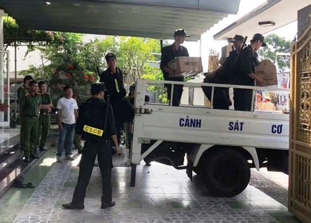 Bắt Giám đốc Công ty Lý Tuấn liên quan vụ chìm tàu kéo và sà lan ở Quảng Ngãi - Ảnh 1. Bắt Giám đốc Công ty Lý Tuấn liên quan vụ chìm tàu kéo và sà lan ở Quảng Ngãi - Ảnh 1.