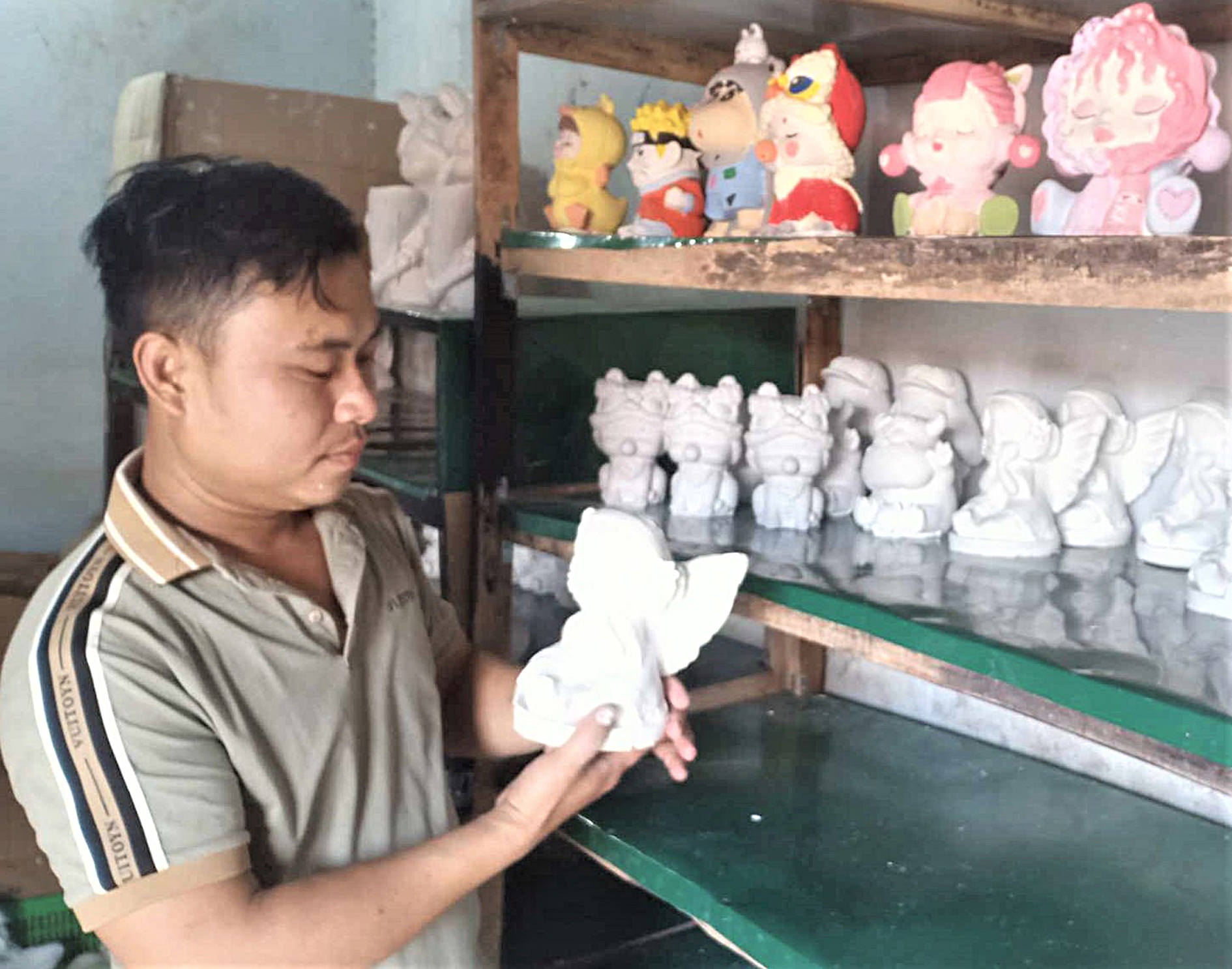 nghề đúc tượng thạch cao - Ảnh 1.