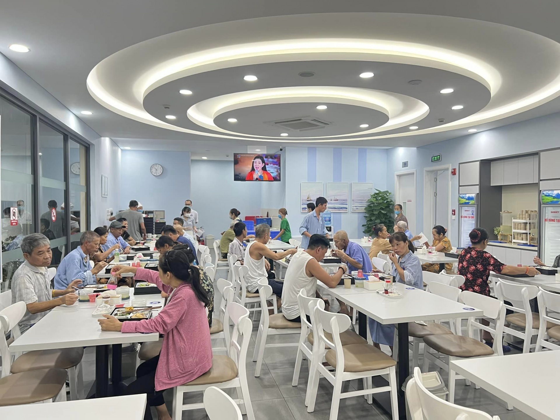 Bằng khen - Ảnh 1.