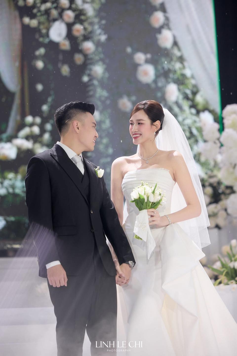 Bí ẩn sau bó hoa cưới của Hoa hậu Đỗ Thị Hà- Ảnh 6. Bí ẩn sau bó hoa cưới của Hoa hậu Đỗ Thị Hà- Ảnh 6.