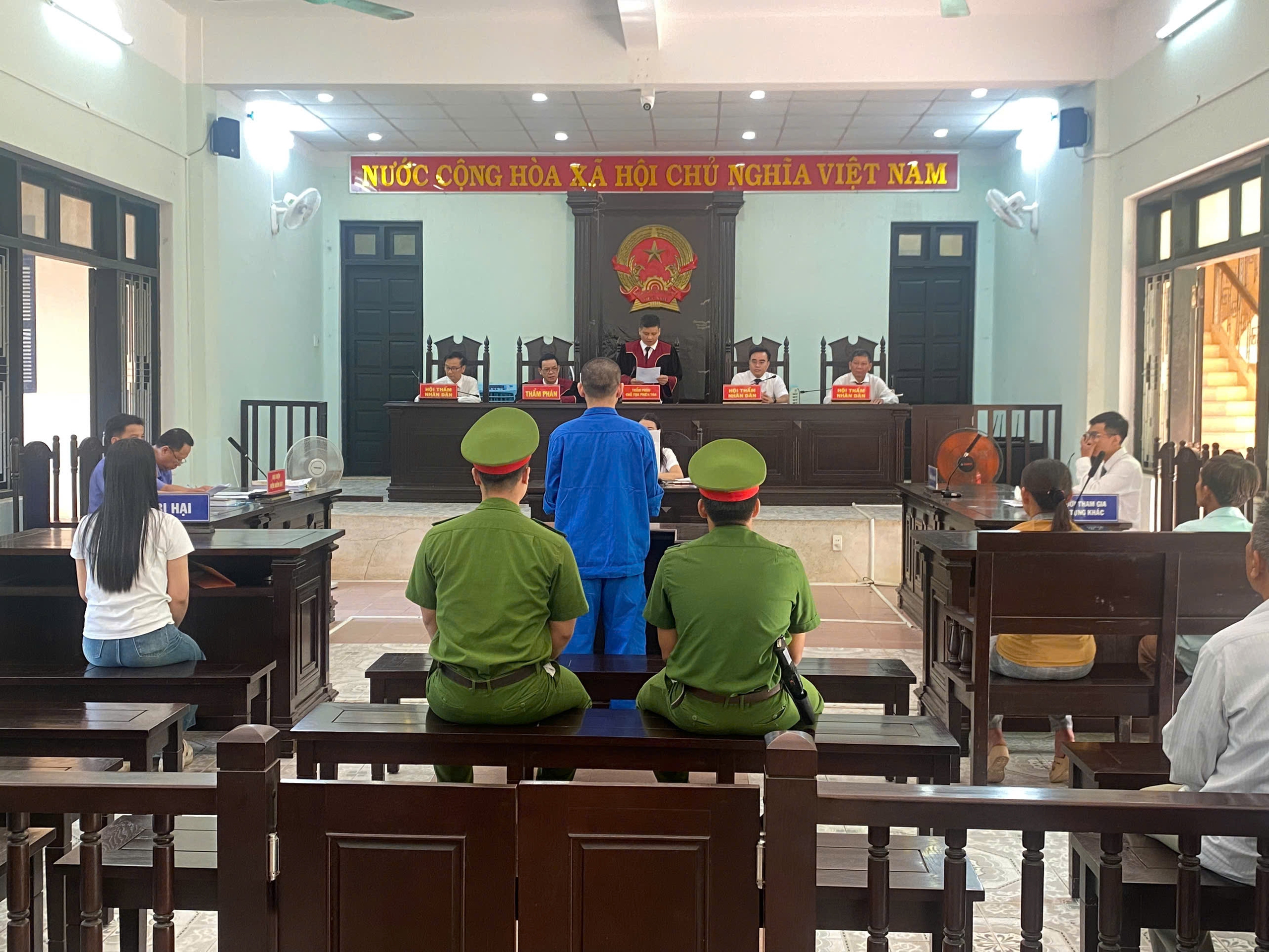 Bi kịch cha và con gái - Ảnh 1.