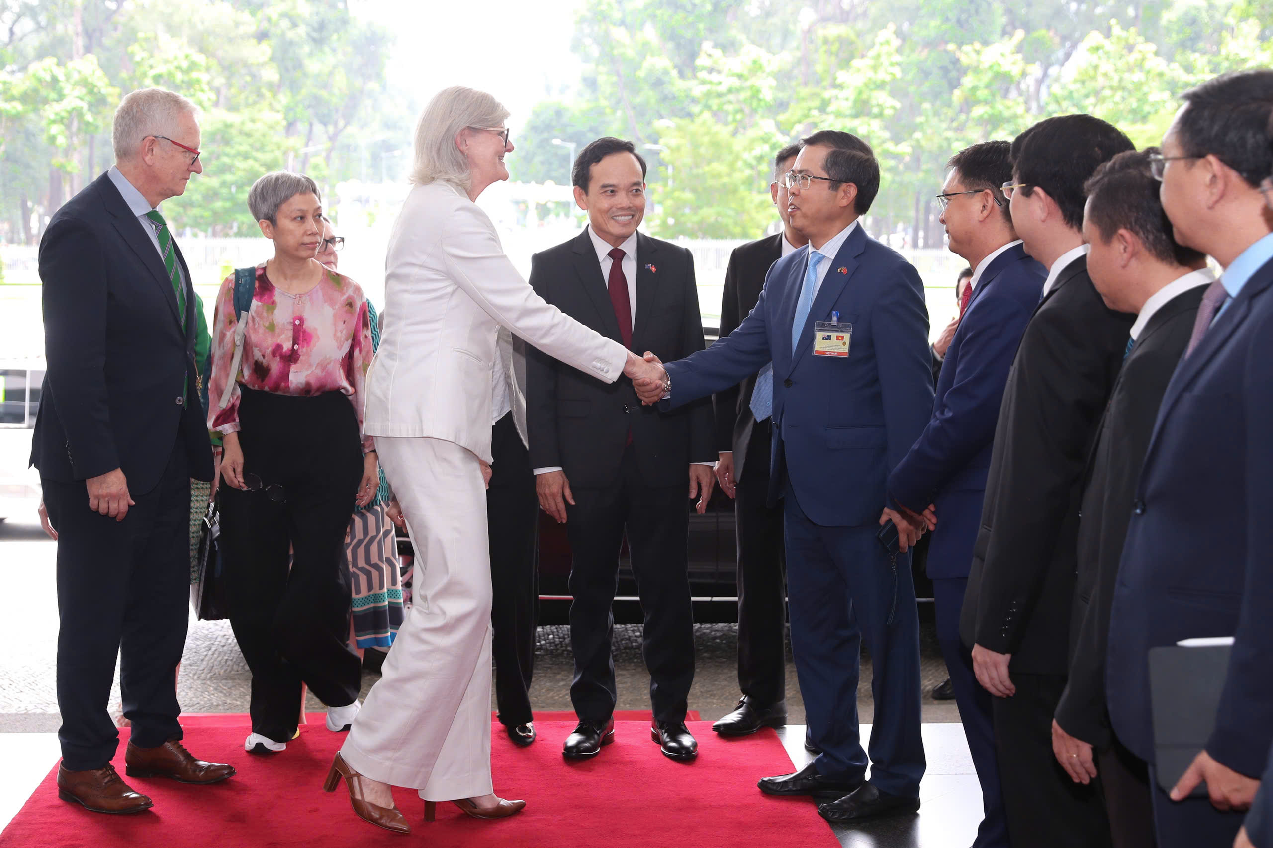 Bí thư Thành ủy TP HCM Trần Lưu Quang hội kiến Toàn quyền Úc- Ảnh 1.