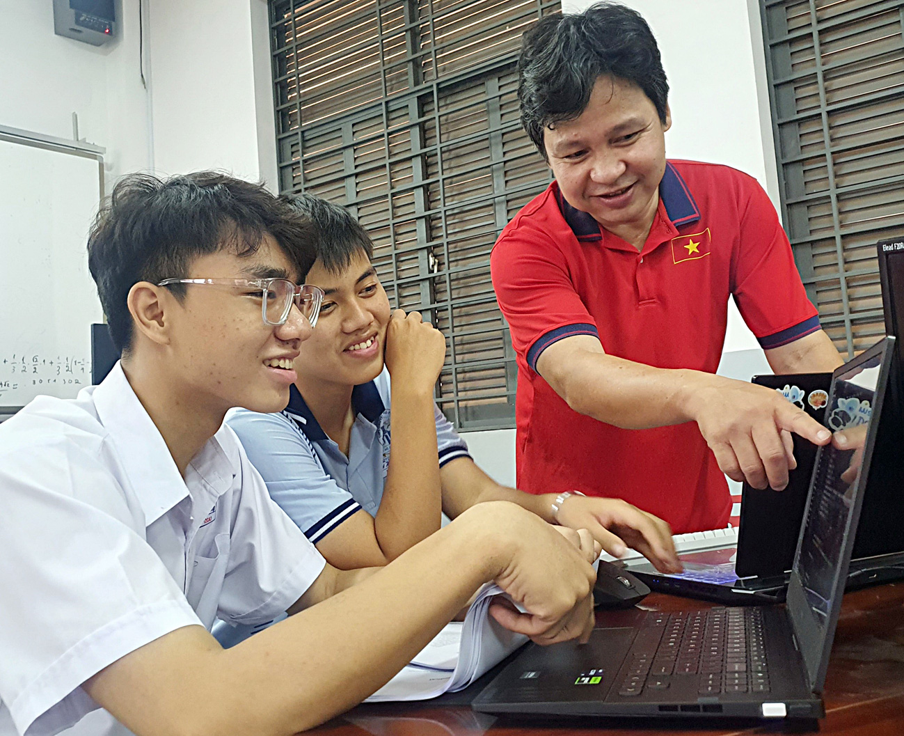 Bộ Giáo dục đề xuất sửa quy chế thi khoa học kỹ thuật:  Không cào bằng, tăng liêm chính - Ảnh 1.