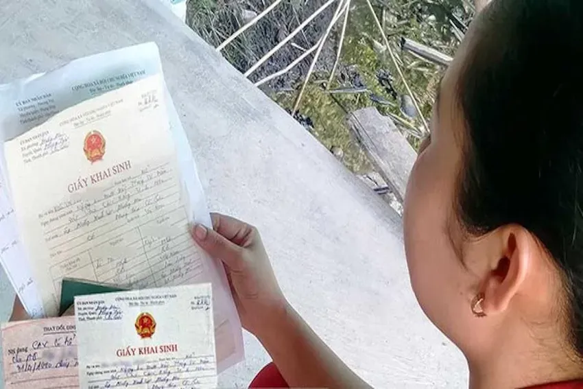 Quy định tên của công dân Việt Nam phải bằng tiếng Việt hoặc tiếng dân tộc khác của Việt Nam là để đảm bảo giữ gìn bản sắc văn hóa Việt Nam. Ảnh: CHÂU ANH Bộ Tư pháp