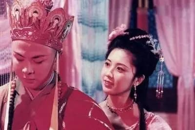 bộ tộc nữ, khám phá thế giới