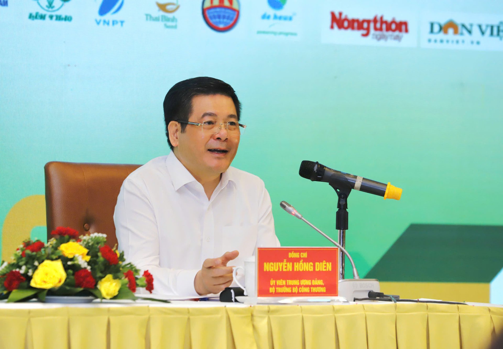 Đối thoại với nông dân: Bộ trưởng Bộ Công Thương nhắn nhủ qua thời 