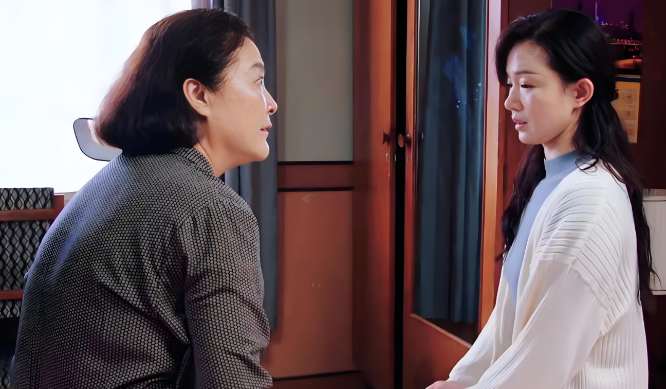 Bỗng dưng mẹ chồng cho tôi 300 triệu cùng tất cả nhà cửa đất đai và đề nghị một việc - Ảnh 1.