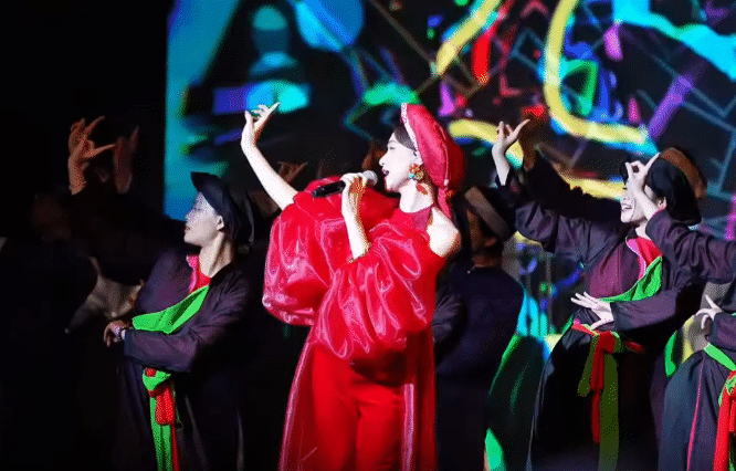 Không tham gia Chị Đẹp, Em Xinh vì không biết sáng tác - Hoà Minzy: Ca sĩ chỉ cần hát hay là đủ rồi- Ảnh 3.