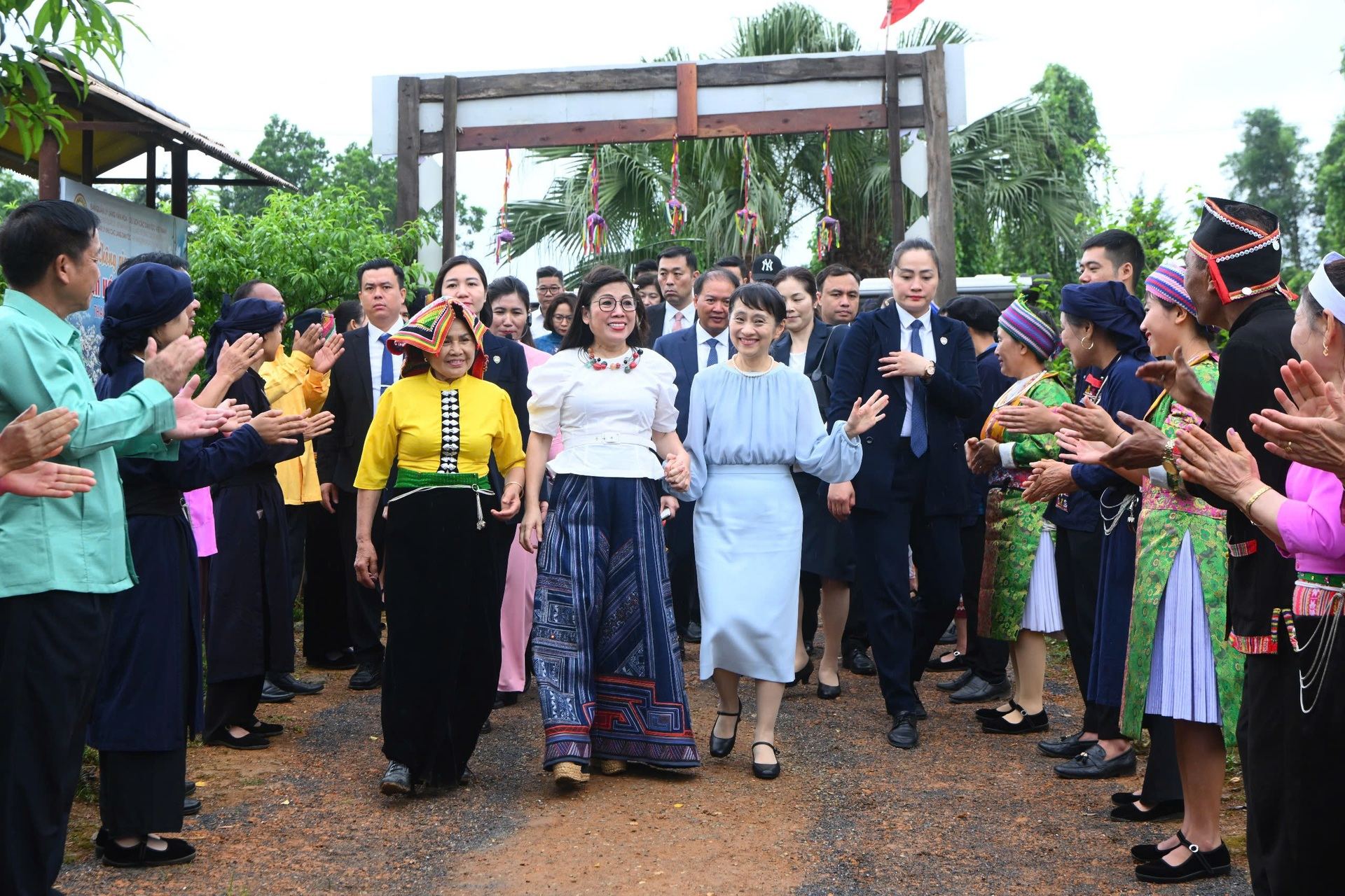 Cách chọn trang phục và túi xách tinh tế, 