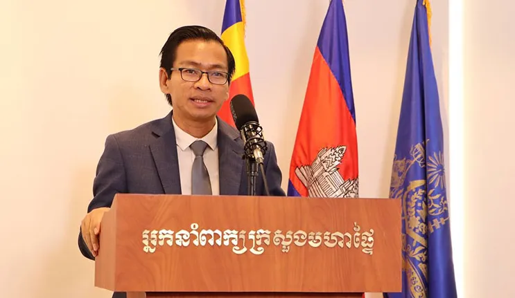 Người phát ngôn Bộ Nội vụ Campuchia - ông Touch Sokhak. Ảnh: KHMER TIMES Campuchia cập nhật vụ người Hàn Quốc bị giết, Seoul cấm dân đến một số vùng Campuchia